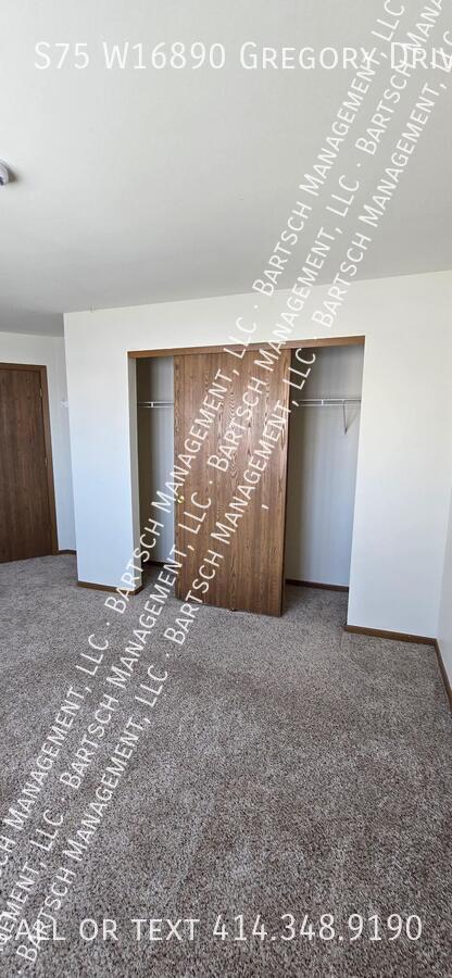 Building Photo - S75W16890-W16890 Gregory Dr