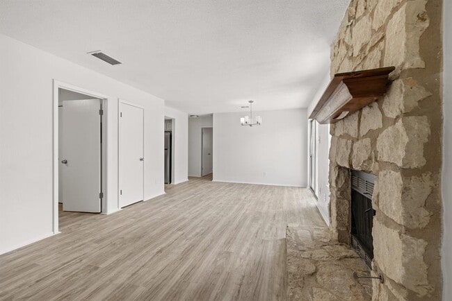 Building Photo - 2401 Singletree Ave