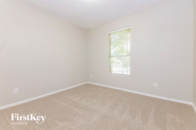 Building Photo - 2931 Clear Creek Dr