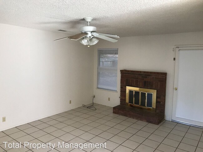 Building Photo - 3 br, 2 bath House - 5233 W. Iris Ct.