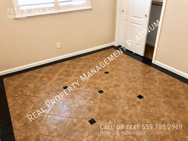 Building Photo - $2,250 Willow & Alluvial 3 Bedroom home - ...