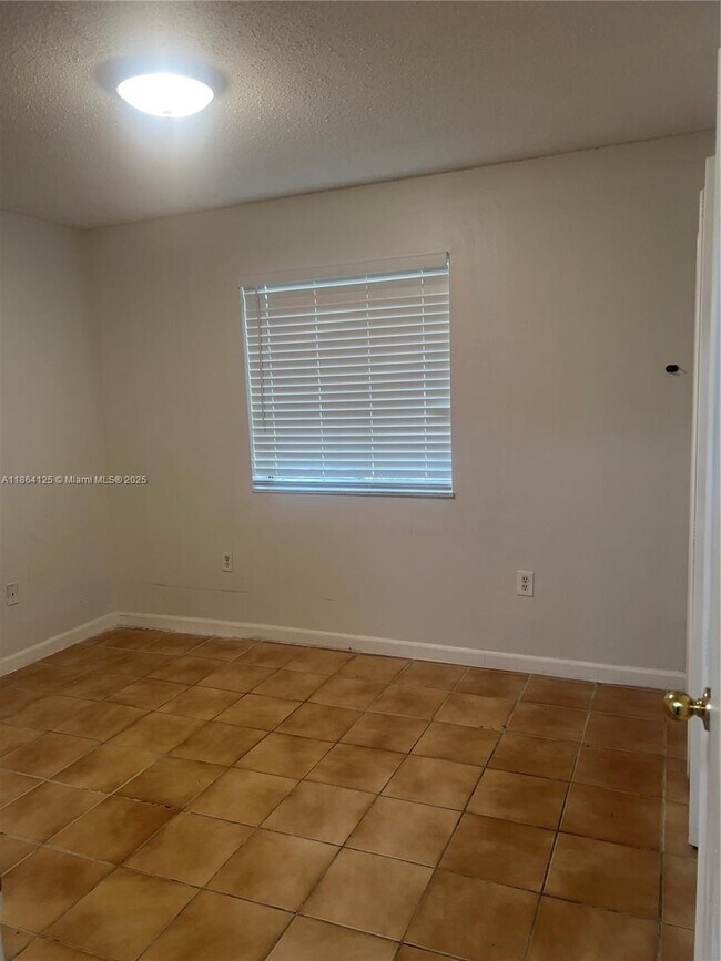 Building Photo - 6080 Forest Hill Blvd