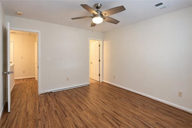 Building Photo - 1503 Cove Creek Cir