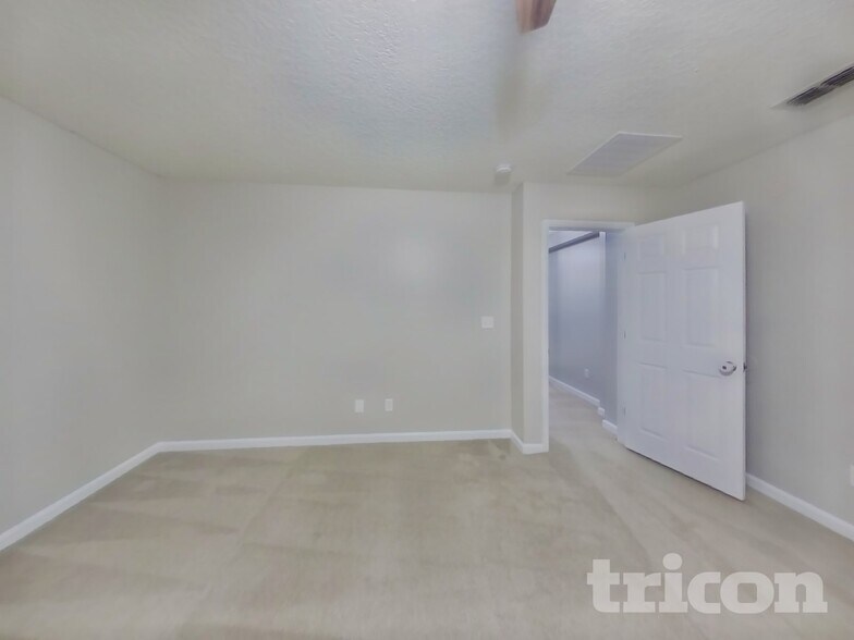 Building Photo - 11982 Alexandra Dr