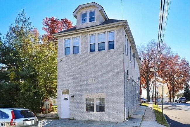 Building Photo - 234 E 9th Ave