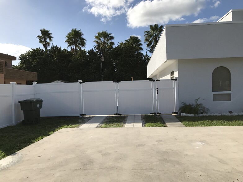 Building Photo - 1311 NW 17th Ave