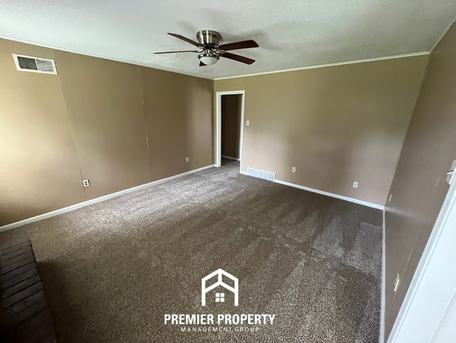 Building Photo - Spacious 4BR/2BA Whitehaven Home | 1,701 Sq Ft, Brick Fireplace & Quiet Cove