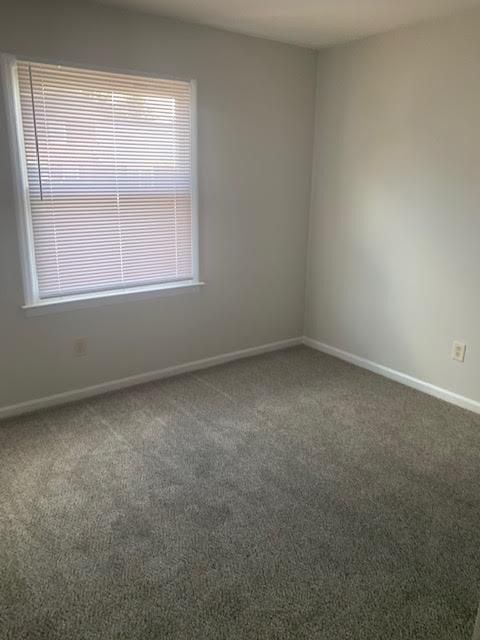 Building Photo - 8 Thackery Rd