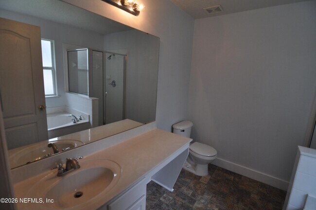 Building Photo - 1414 Blue Eagle Way E