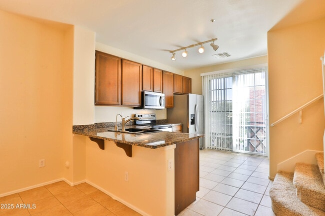 Building Photo - 2623 S Key Biscayne Dr
