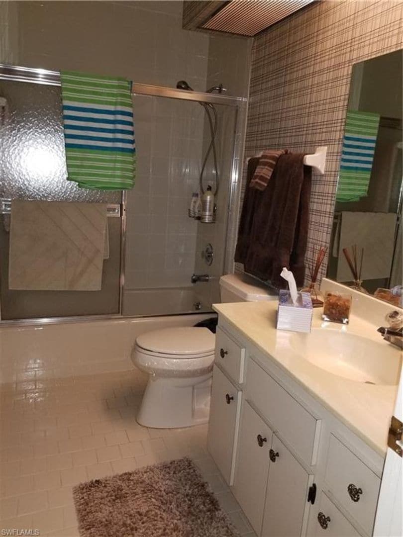 Building Photo - Rose Garden Furnished Unit Available May - Nov