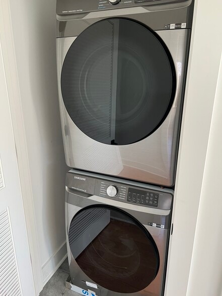 Brand new Dryer/Washer - 1258 1st Ave S