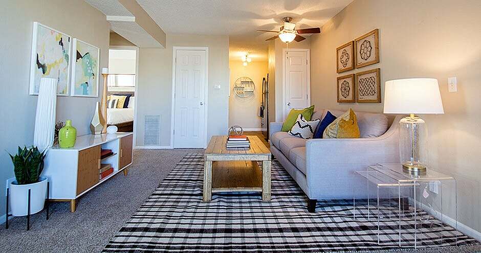 Living Area - Ashbrooke