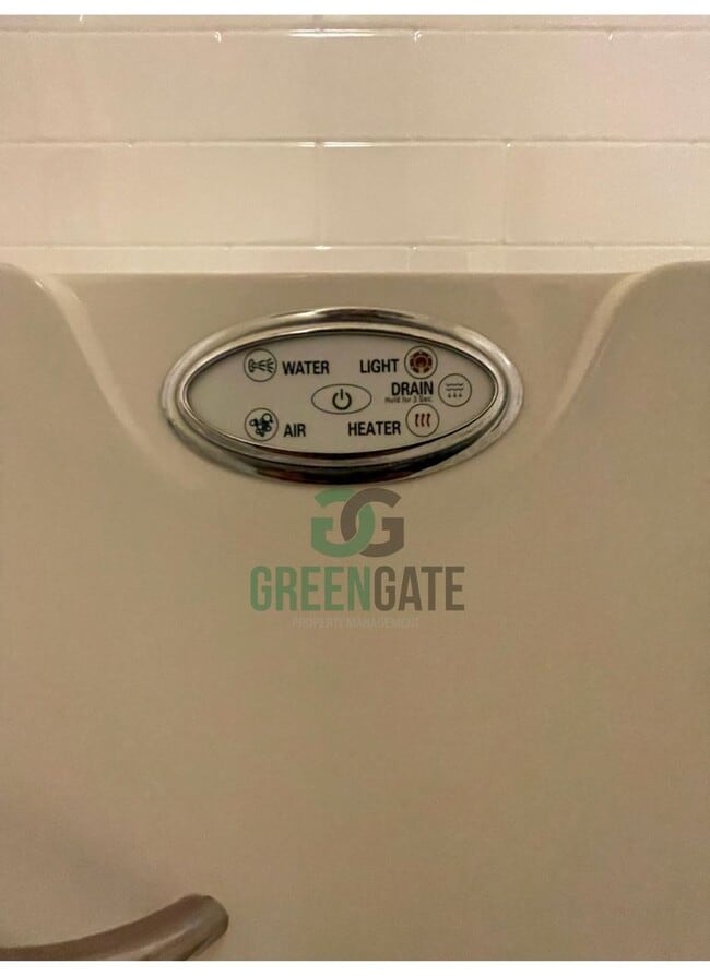 Building Photo - Beautiful 3 bedroom 2.5 Bath home READY NOW in MODESTO!! With POOL!!