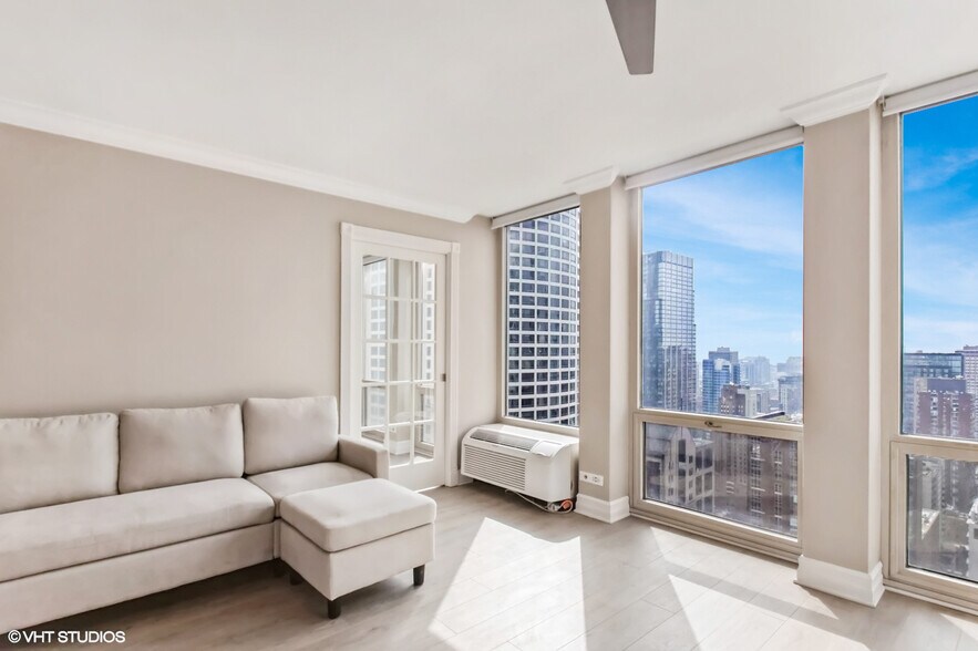 Building Photo - 111 E Chestnut St