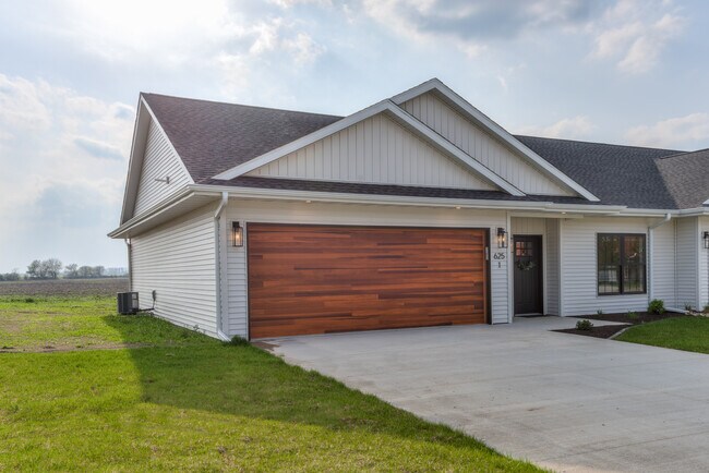 Building Photo - 625 Layne Dr