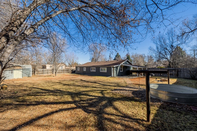 Building Photo - 565 Saulsbury St