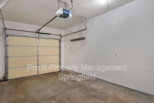 Building Photo - 3119 W Water St