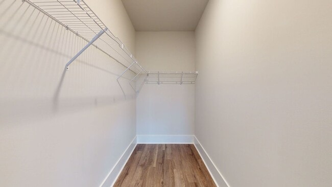 Building Photo - 3 Bedroom Home in WATERSIDE!