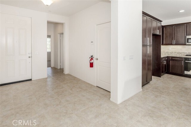 Building Photo - 43826 Countryside Dr
