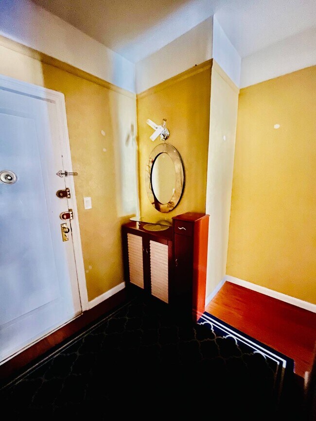 Building Photo - 3130 Brighton 6th St