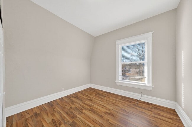 Building Photo - SECTION 8 WELCOME – 3BR Home with Covered Front Porch | $1,700