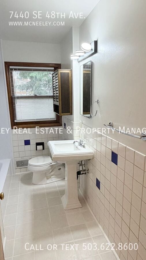 Building Photo - 7440 SE 48th Av