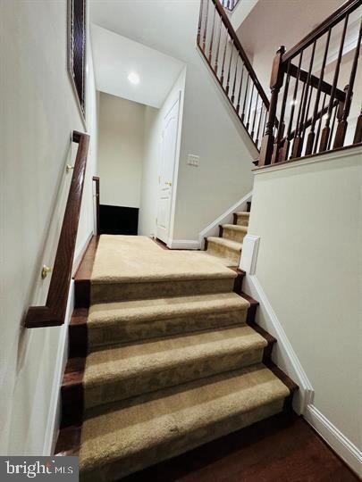 Building Photo - 25550 Oak Medley Terrace