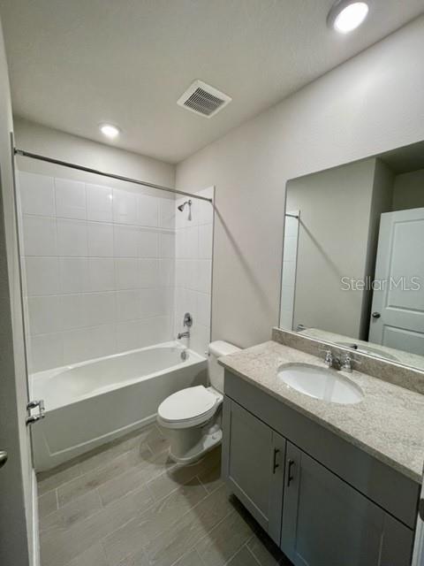 Building Photo - 3233 Fresno Pl