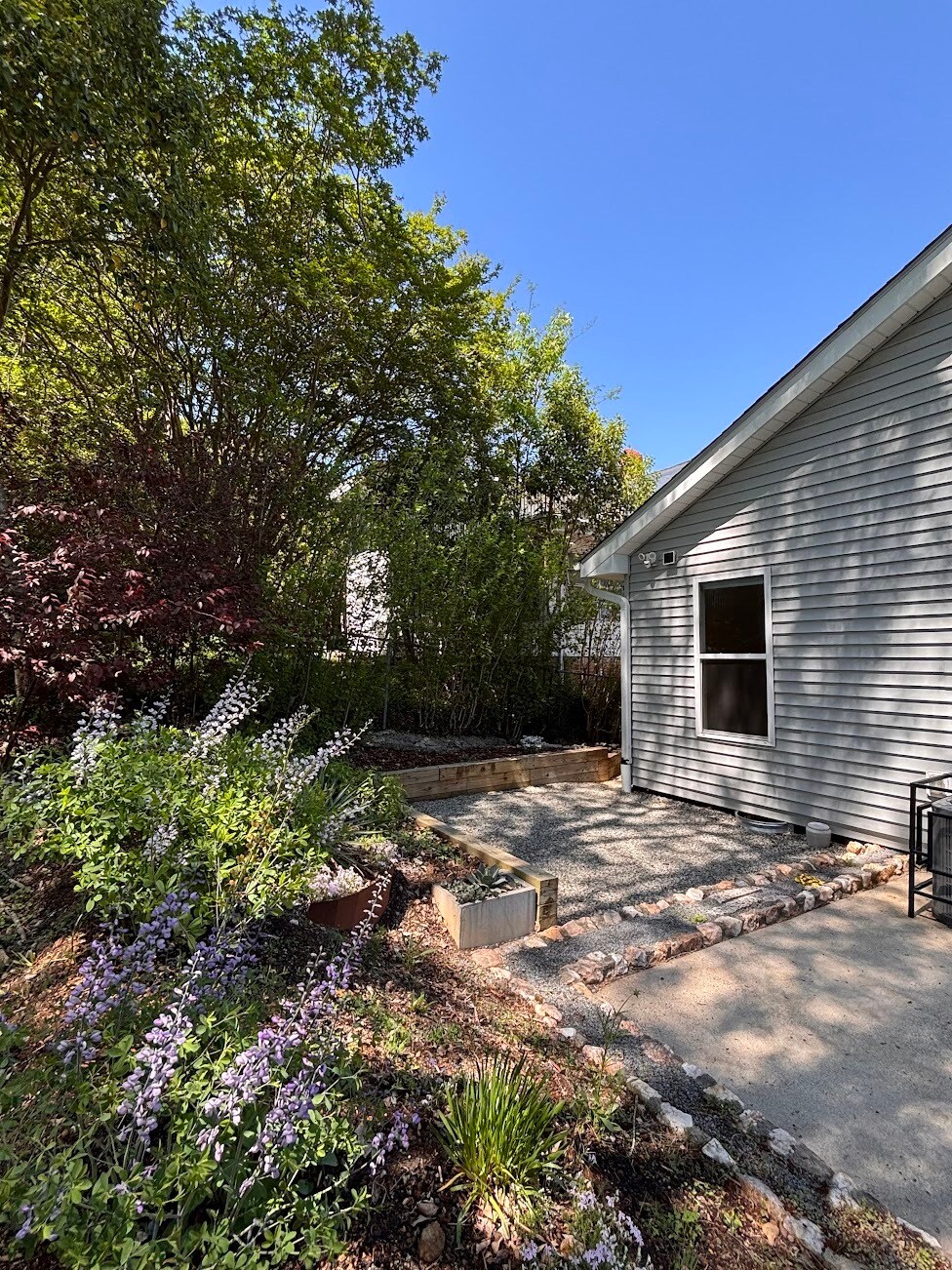 Building Photo - 620 Massey Ave