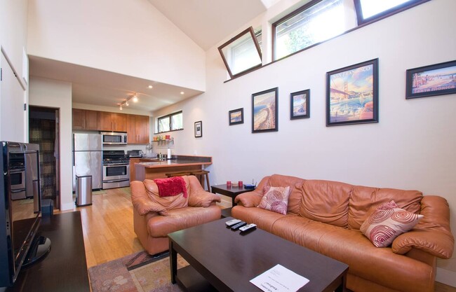 Open plan living room with natural light - 2112 Walnut Ave