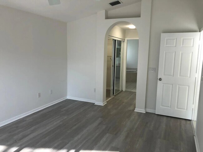 Building Photo - 22875 Barrister Dr
