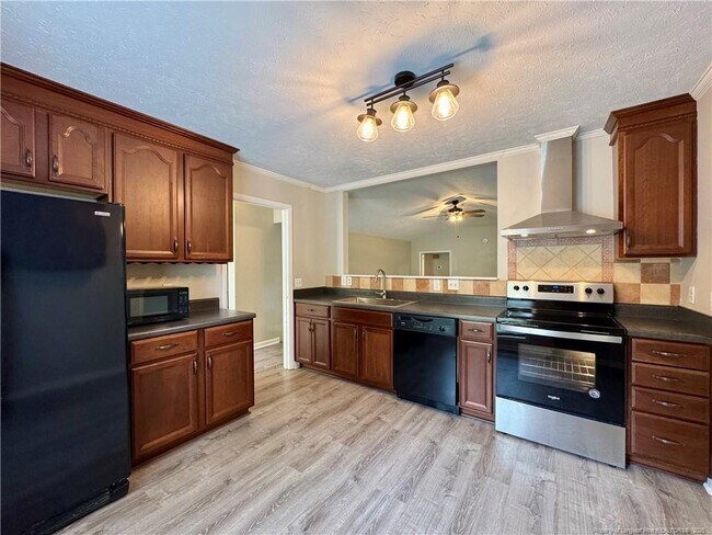 Building Photo - 7076 Pantego Dr