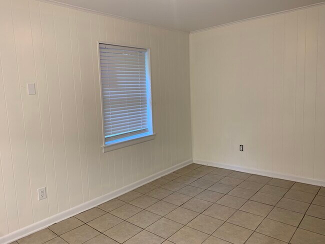 Kitchen dining area - 1713 Burney Branch Dr