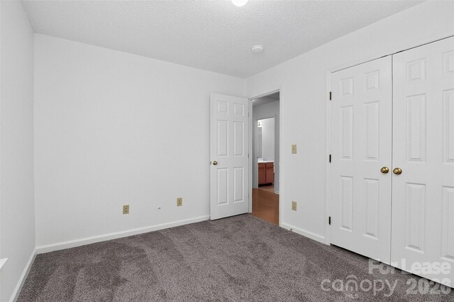 Building Photo - 3411 Pondridge Ct