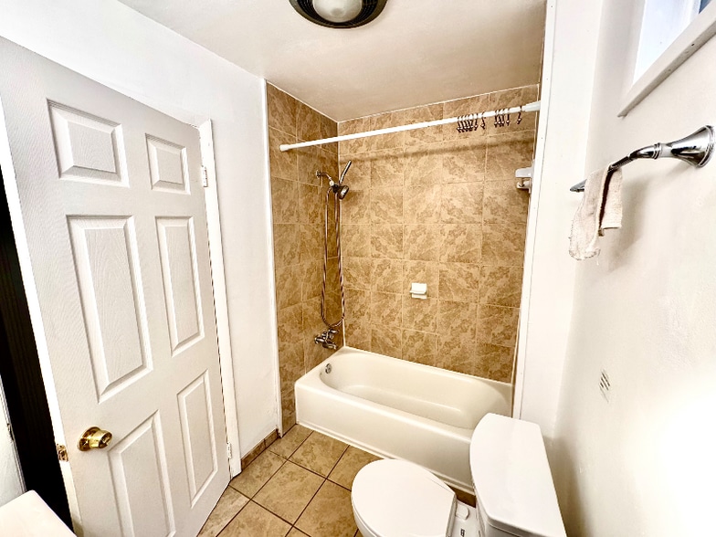 Building Photo - 936 French St NW