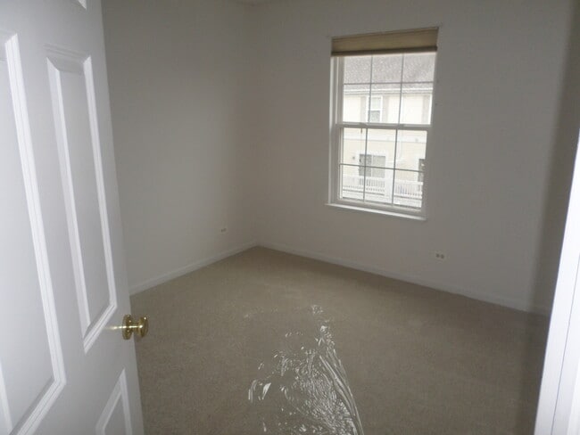 Building Photo - 652 N Hidden Prairie Ct