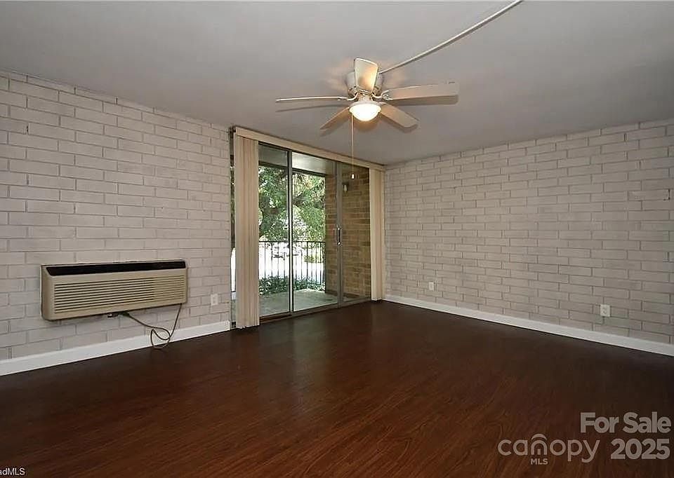 Building Photo - 1807 S Hawthorne Rd