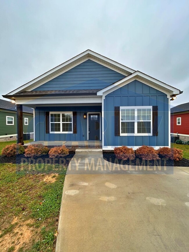 Primary Photo - Charming New Craftsman-Style Home Near Dow...