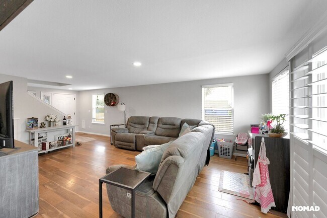 Building Photo - Spacious 4BR House in Aurora