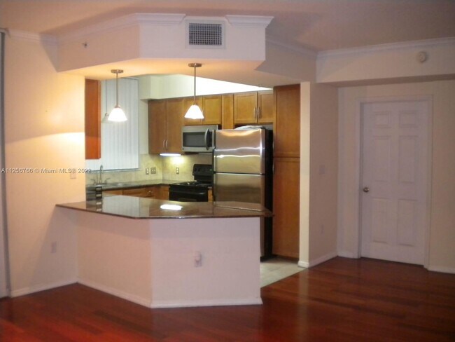 Building Photo - 2000 N Bayshore Dr