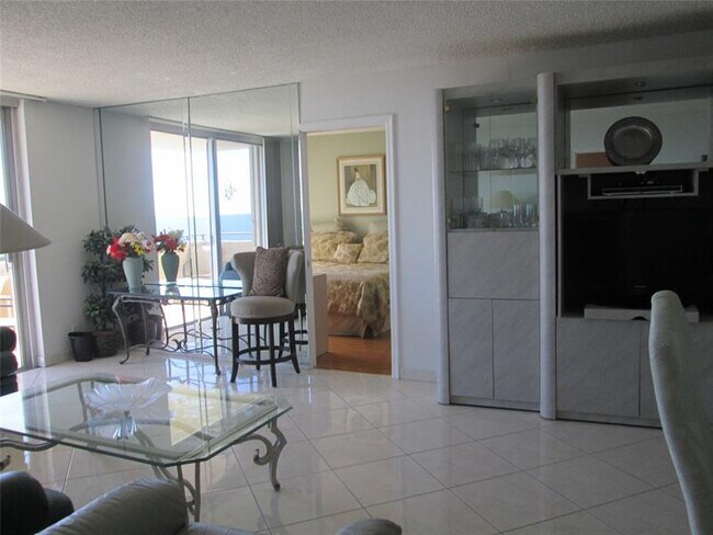 Building Photo - 2000 S Ocean Blvd