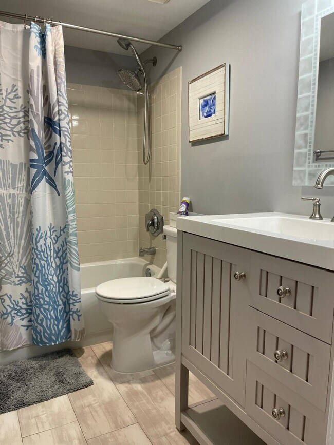 Building Photo - 10980 S Ocean Dr