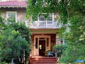 Building Photo - 502 Park Hill