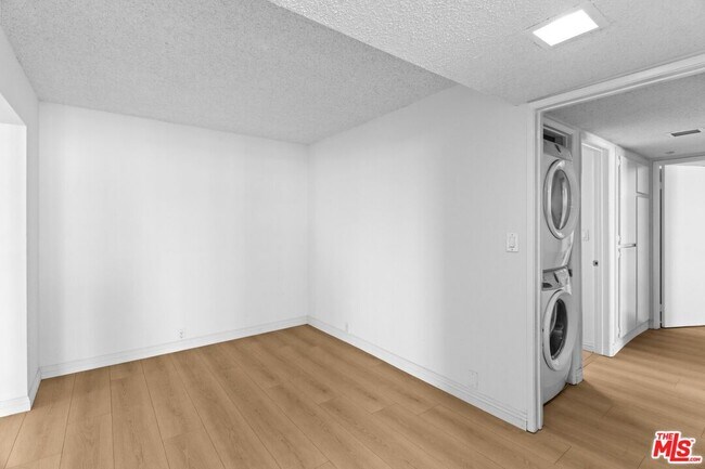 Building Photo - 10535 Wilshire Blvd