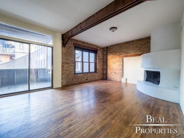 Building Photo - 2 bedroom in CHICAGO IL 60657