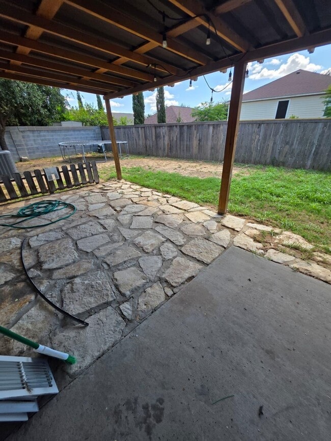 Building Photo - 613 Cuervo Dr