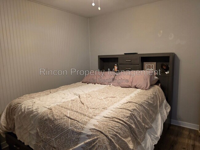 Building Photo - 8566 Truckee Dr