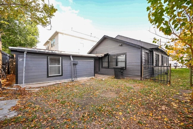 Building Photo - 1507 Laird St