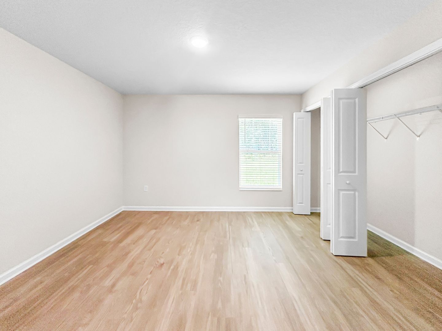 Building Photo - 9368 N Peachtree Way
